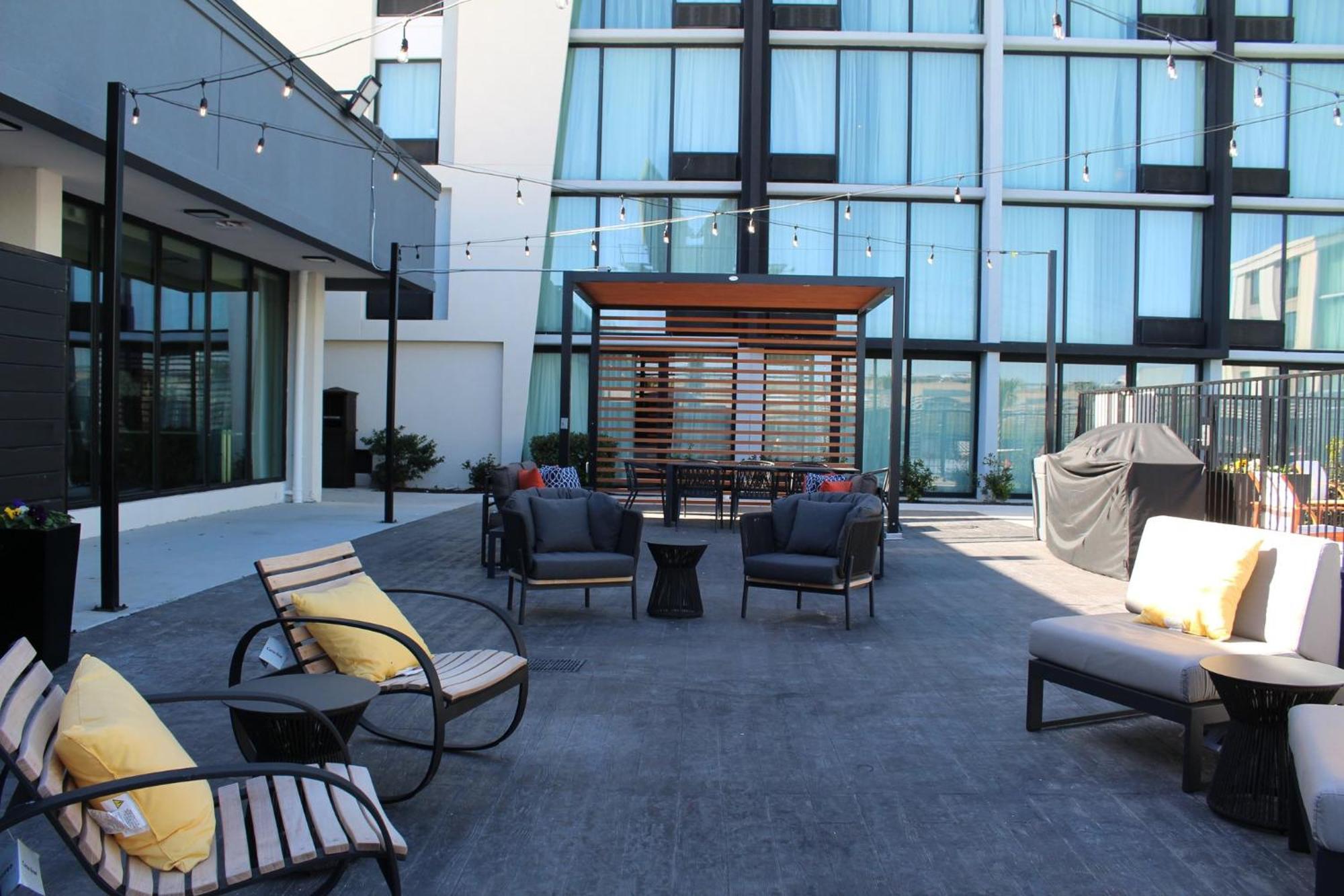 Holiday Inn Dallas Market Ctr Love Field By Ihg Dış mekan fotoğraf
