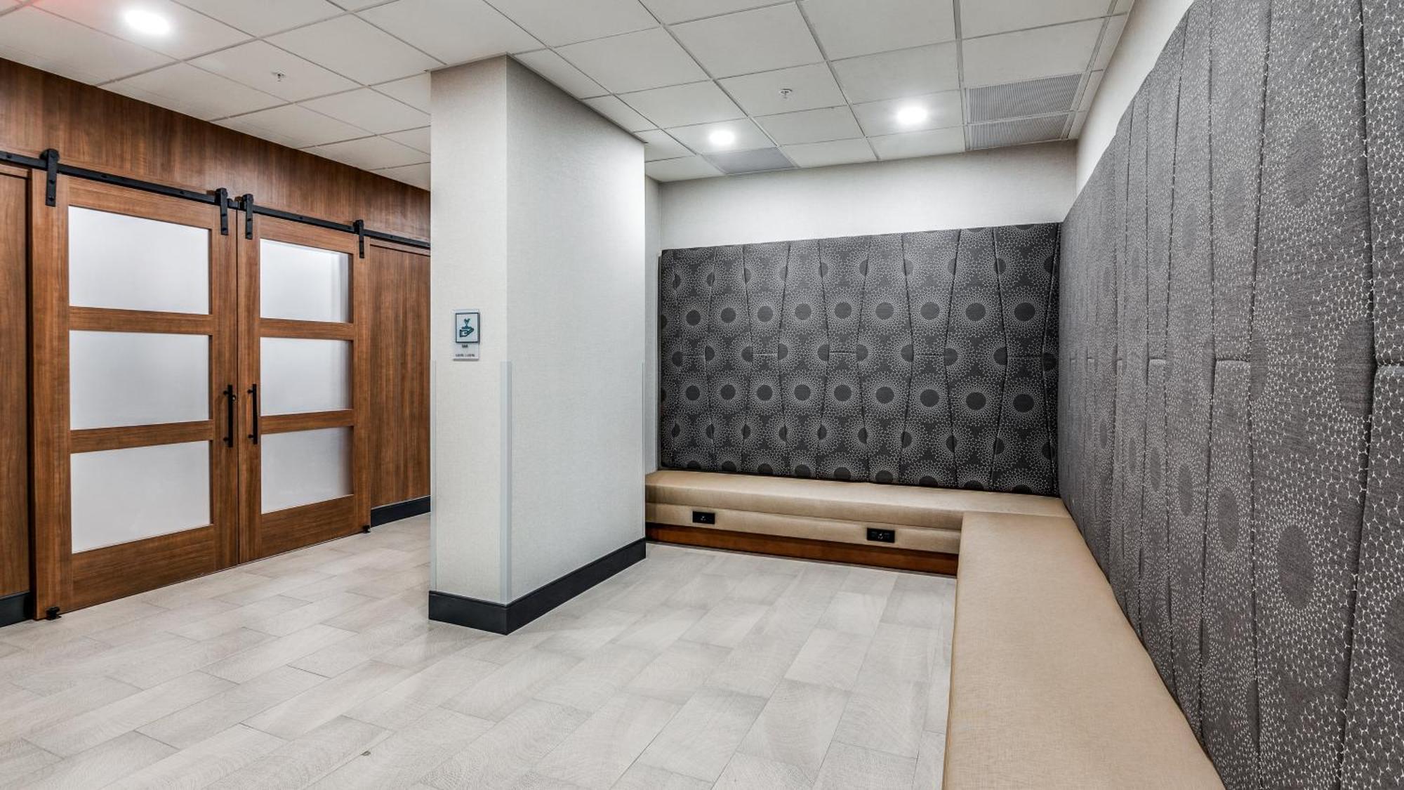 Holiday Inn Dallas Market Ctr Love Field By Ihg Dış mekan fotoğraf