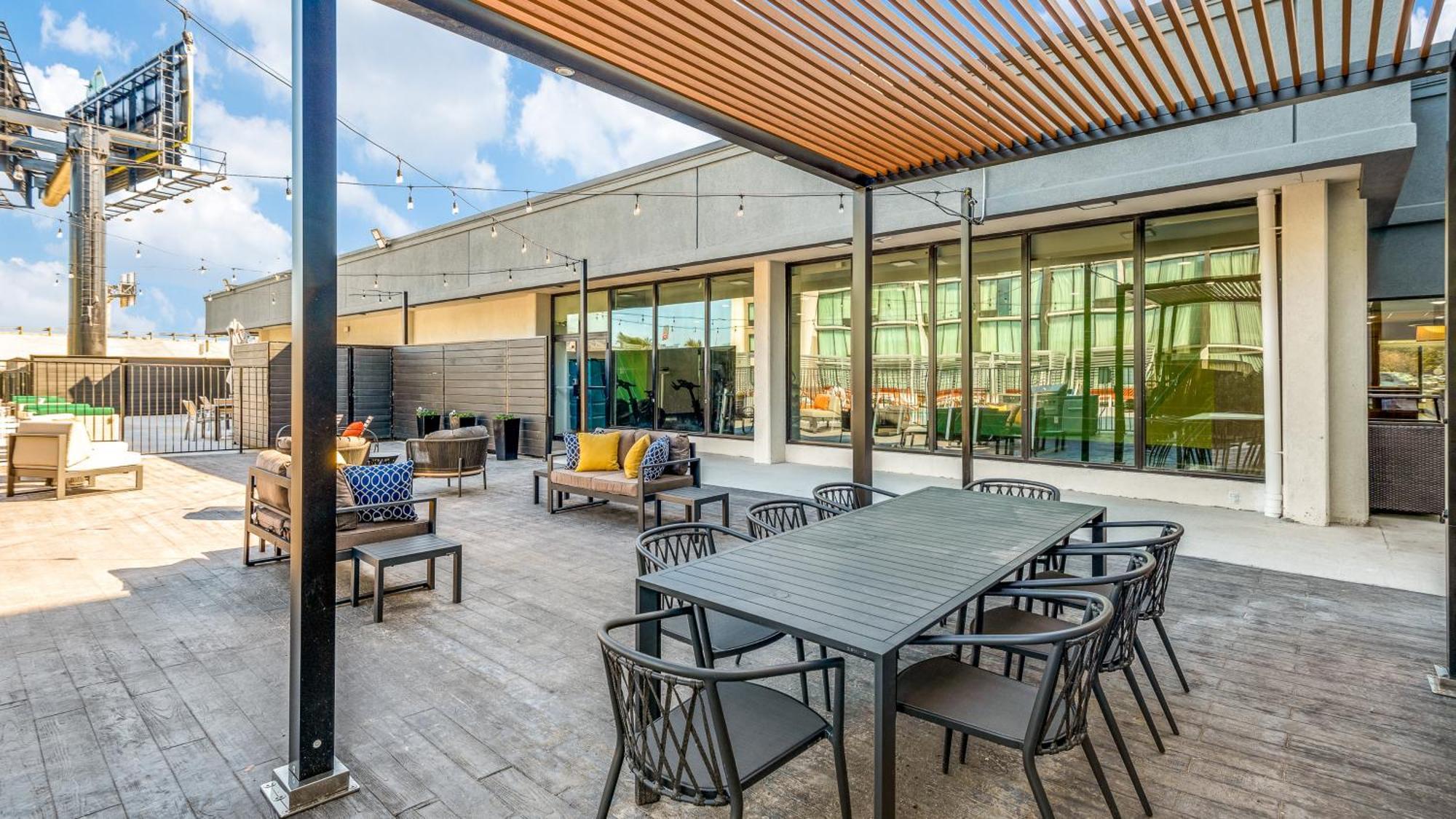 Holiday Inn Dallas Market Ctr Love Field By Ihg Dış mekan fotoğraf